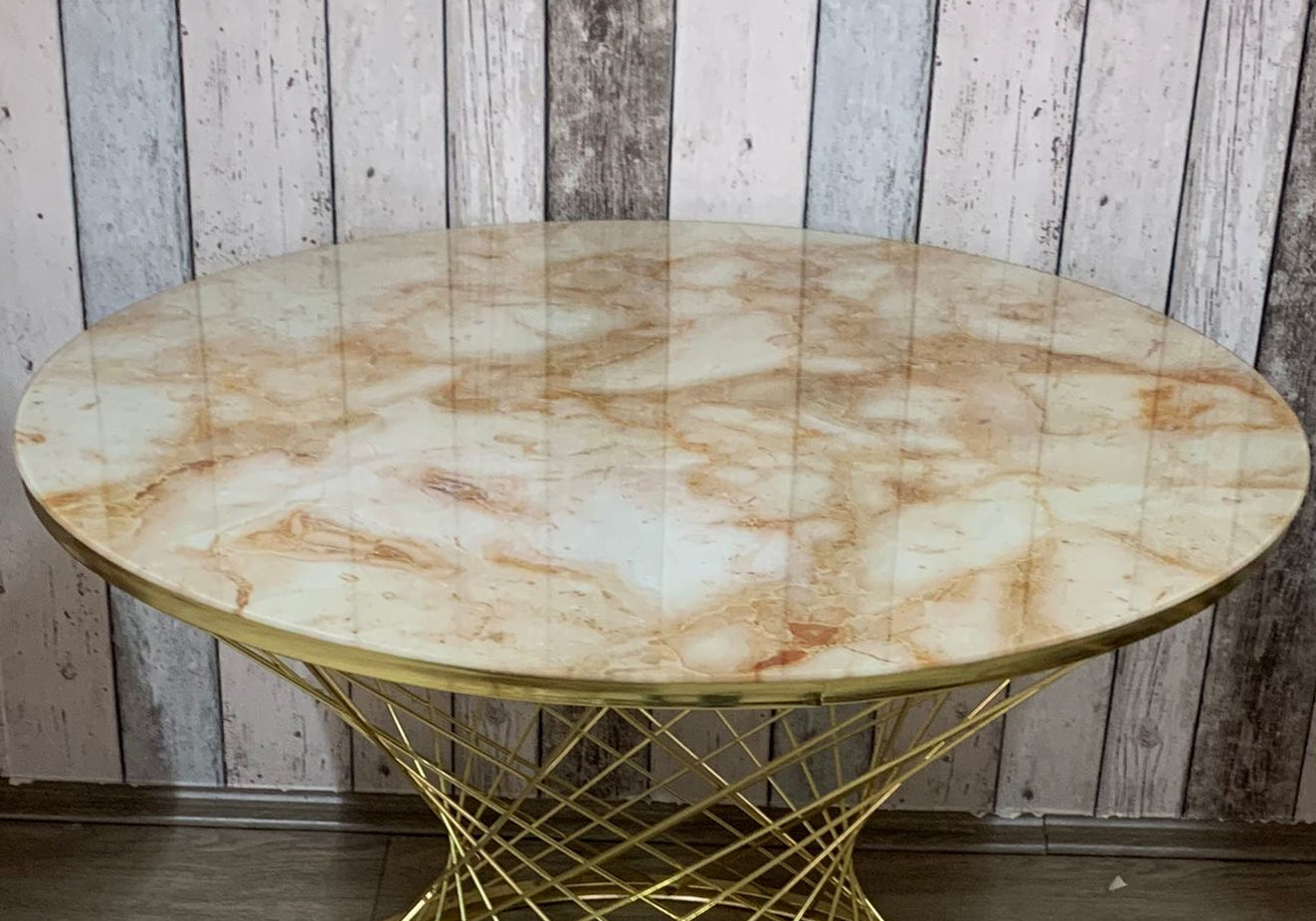 Table Basse en Fil de Paille Marbre Jaune Métal Doré MOTIF