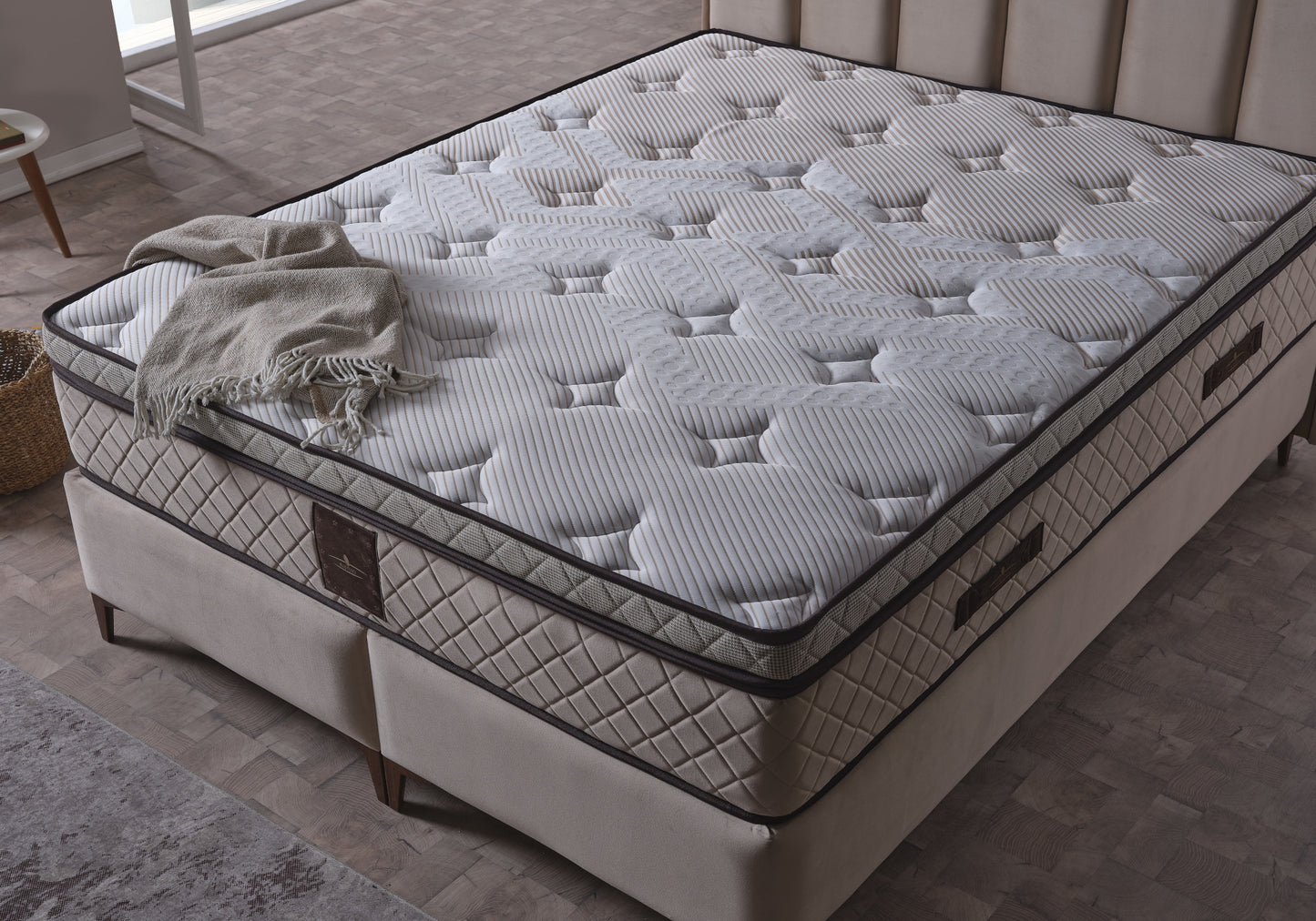 Matelas DIANA avec coussin orthopédique complet